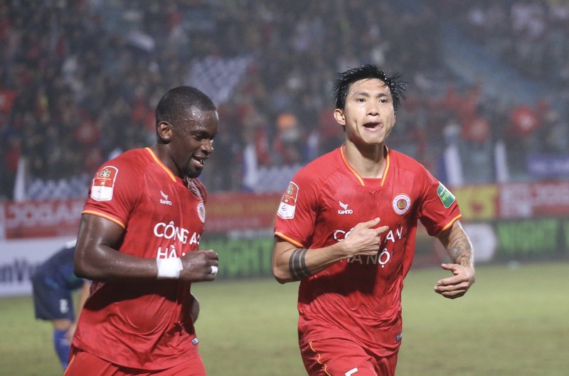 Đoàn Văn Hậu sang Singapore phẫu thuật gót chân, nghỉ kèo nhà cái world cup 6 tháng - Ảnh 1