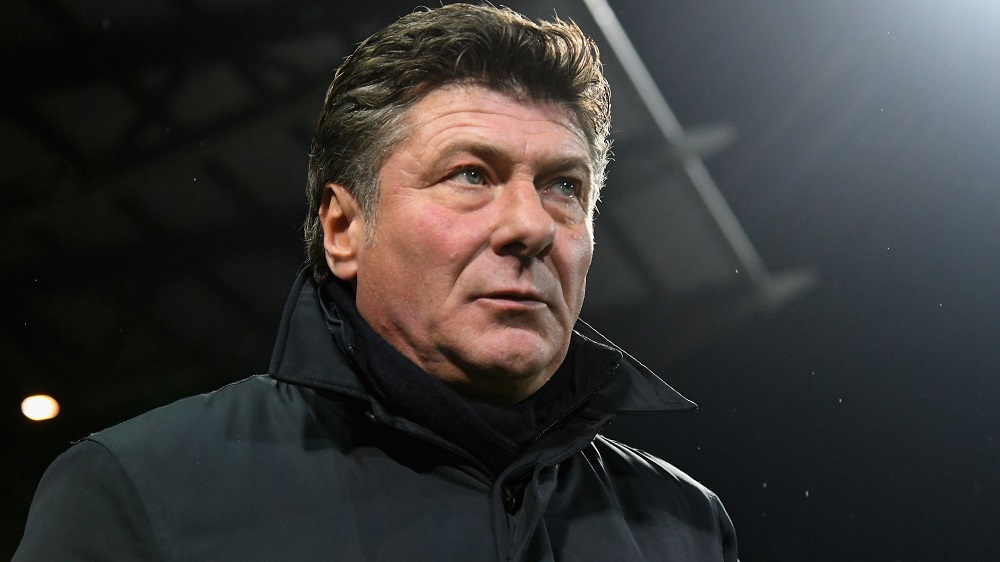 Napol sa thải thầy cũ của Ronaldo, bổ nhiệm Walter Mazzarri - Ảnh 1