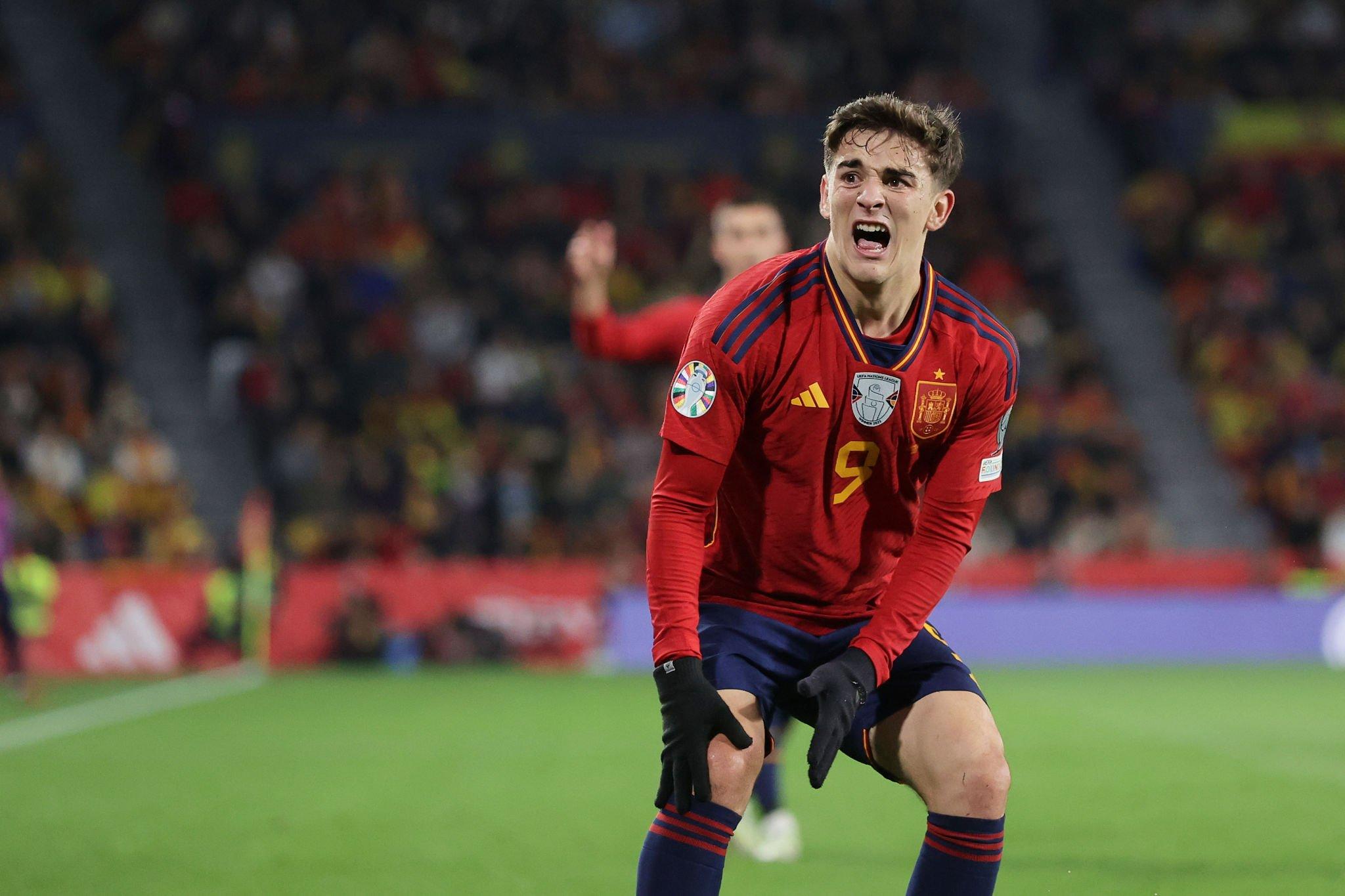 Gavi đứt dây chằng đầu gối, mất luôn EURO 2024 - Ảnh 1