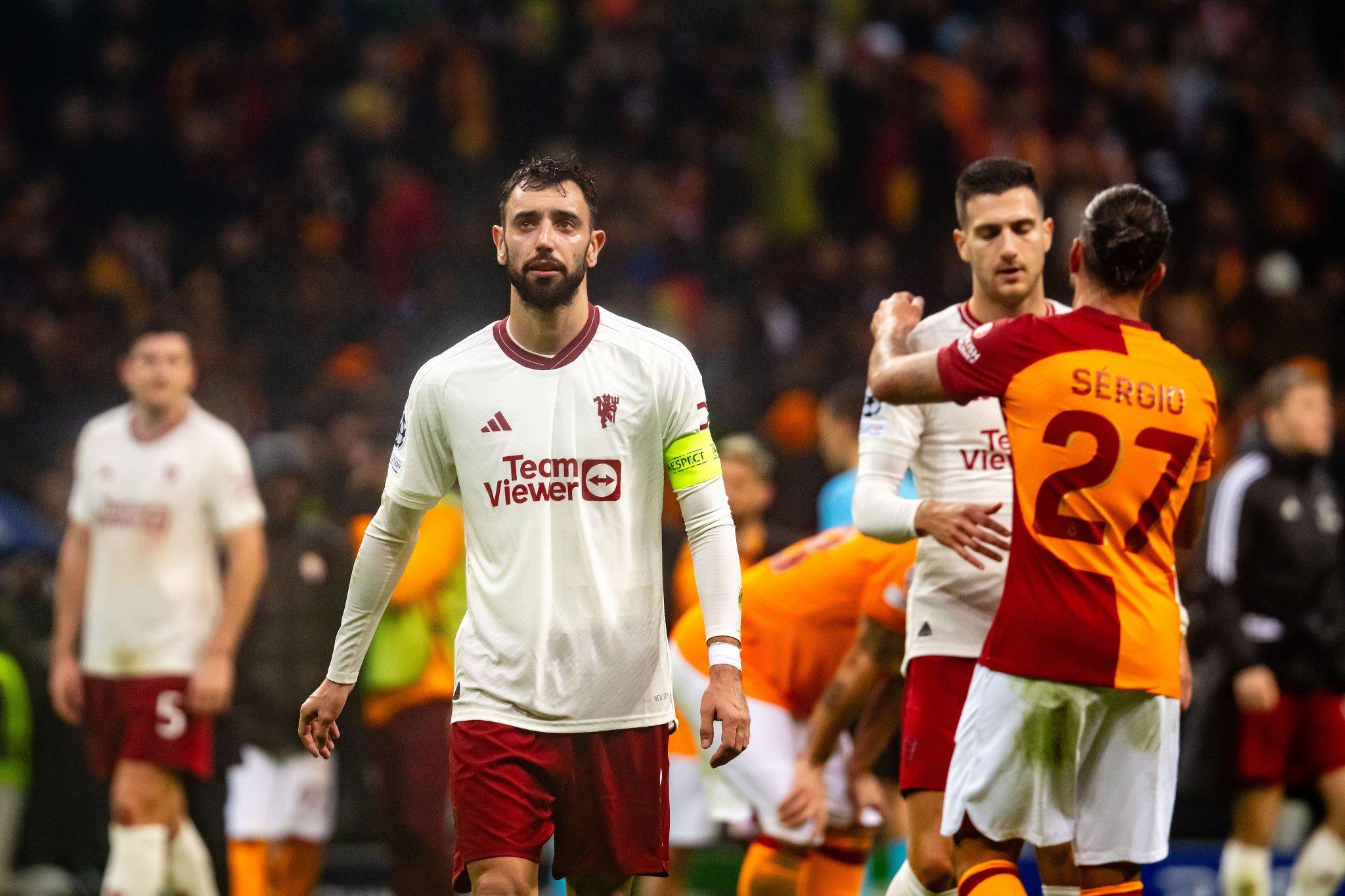 Paul Scholes mắng Bruno Fernandes phạm lỗi ‘ngu ngốc’ khiến MU mất điểm  - Ảnh 1