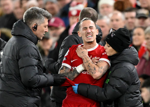 Jurgen Klopp muốn gãy xương đòn thay cho học trò - Ảnh 1