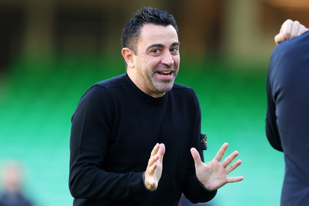 HLV Xavi sẽ chia tay Barcelona vào cuối mùa giải - Ảnh 1