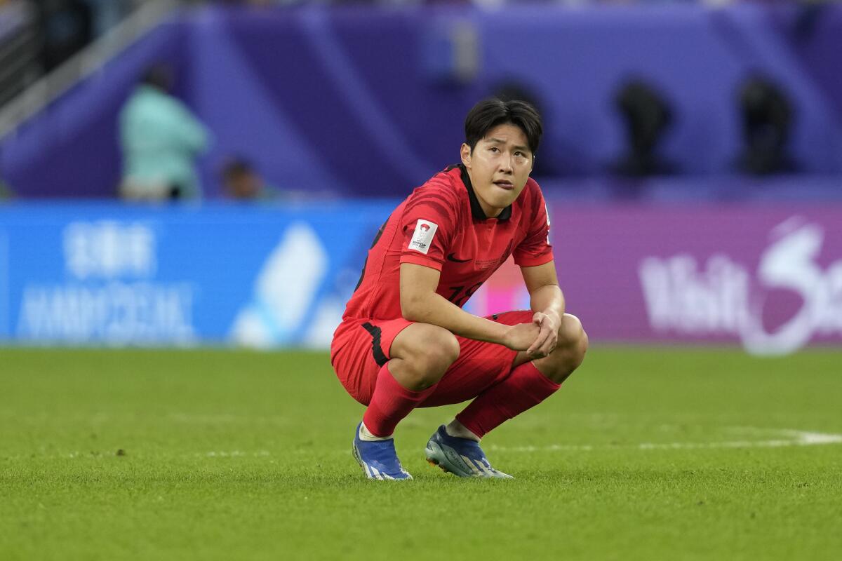 Án treo giò rình rập 10 ngôi sao Hàn Quốc ở Asian Cup 2023 - Ảnh 1