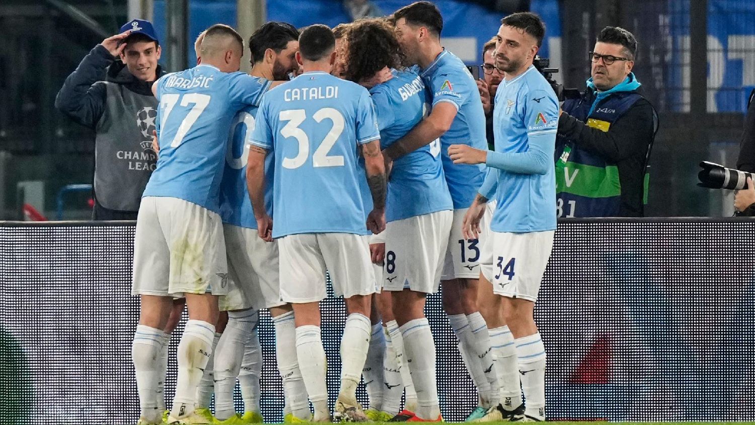 Kết quả bóng đá hôm nay 15/2: Bayern thua sốc Lazio - Ảnh 1