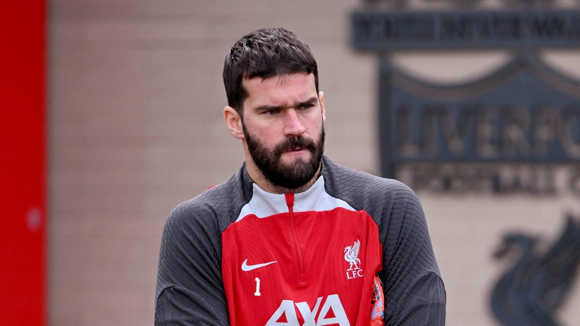 Cú sốc Alisson Becker ập đến Liverpool - Ảnh 1