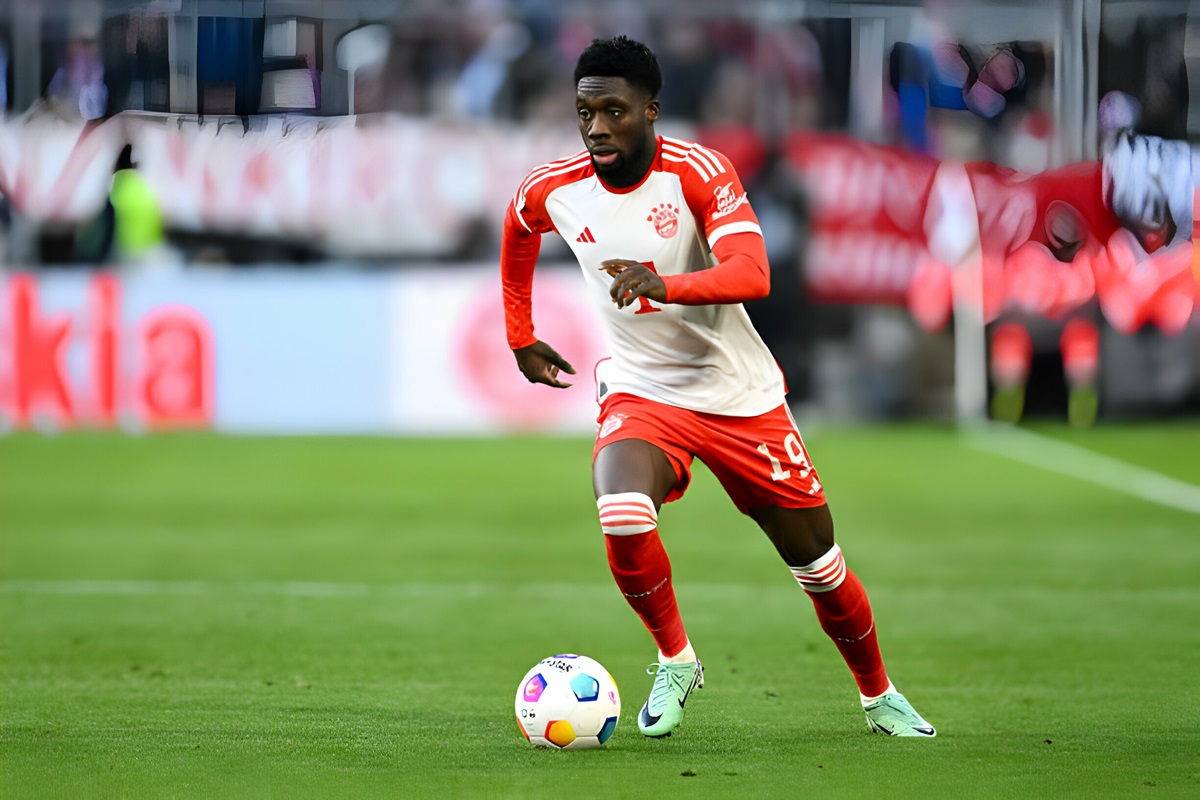 Real Madrid đồng ý mức giá 50 triệu cho Alphonso Davies - Ảnh 1