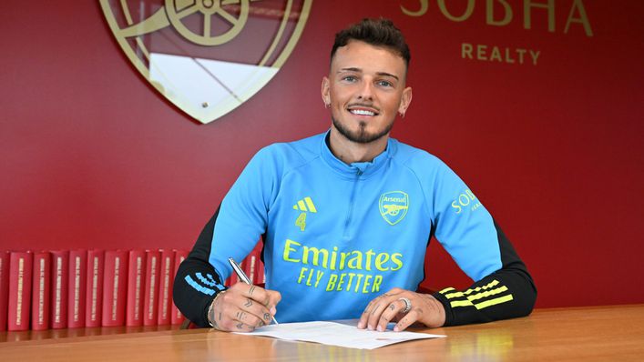 Ben White ký hợp đồng mới với Arsenal đến năm 2028  - Ảnh 1