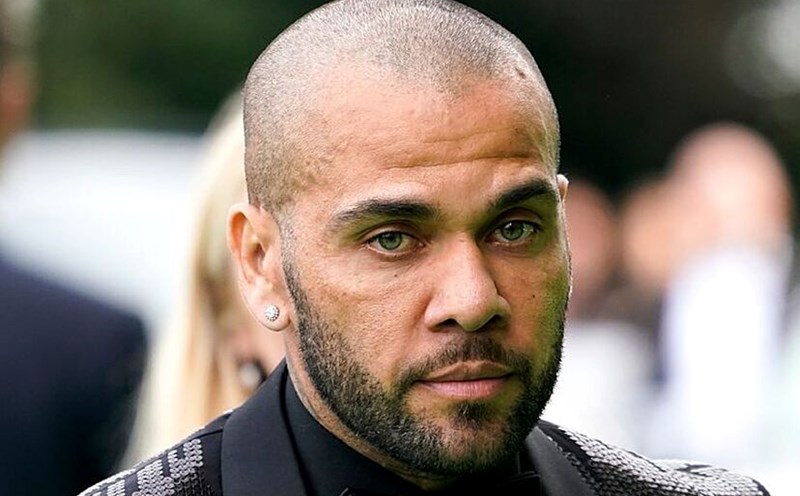 Dani Alves tạm thời được trả tự do - Ảnh 1
