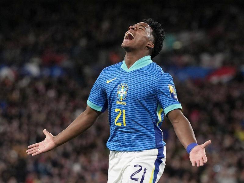 Endrick đi vào lịch sử bóng đá Brazil sau bàn thắng trước ĐT Anh - Ảnh 1