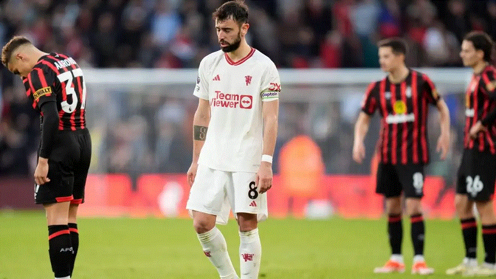 Bruno Fernandes mắng Mainoo ngay trên sân - Ảnh 1