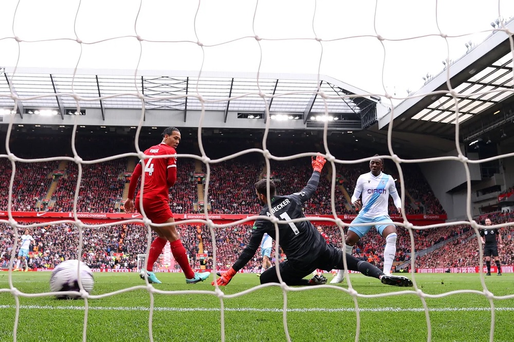 Liverpool nhận thống kê tồi tệ nhất sau hơn 30 năm - Ảnh 1