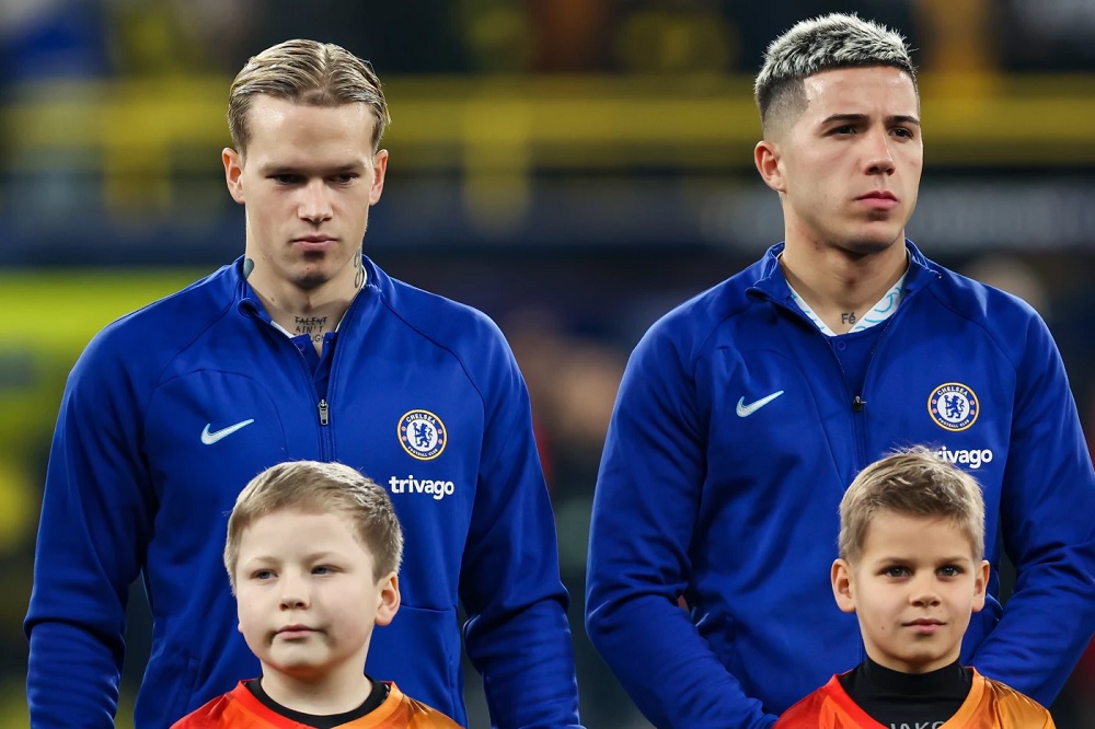Chelsea gia hạn với cặp đôi trị giá 195 triệu bảng - Ảnh 1