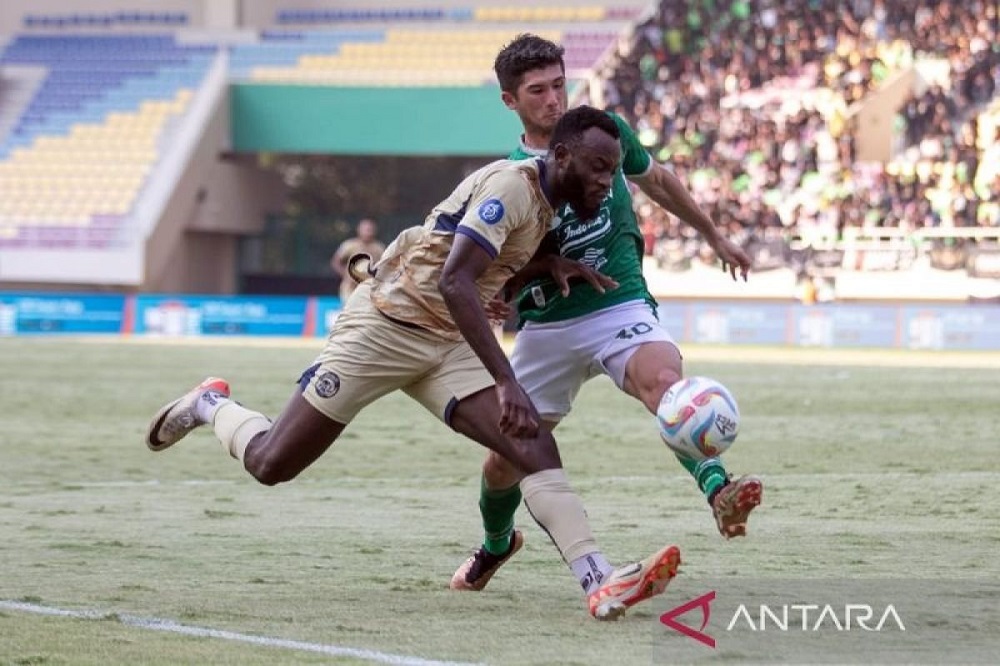 Kết quả bóng đá hôm nay tối 15/4: PSS Sleman hủy diệt Arema  - Ảnh 1