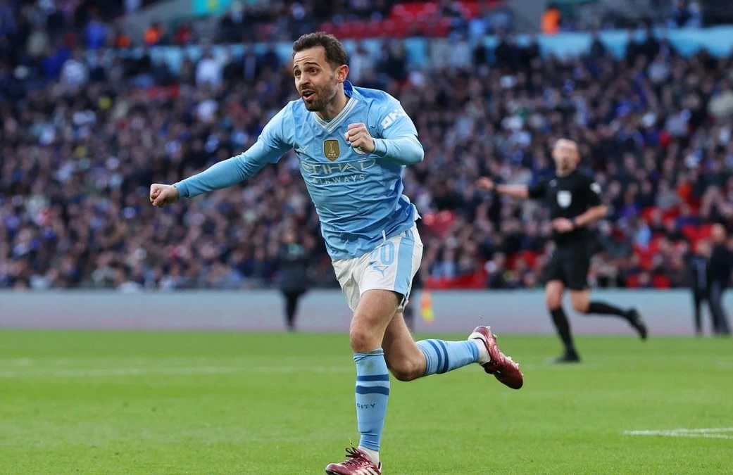 Man City phá kỷ lục bất bại trong lịch sử - Ảnh 1