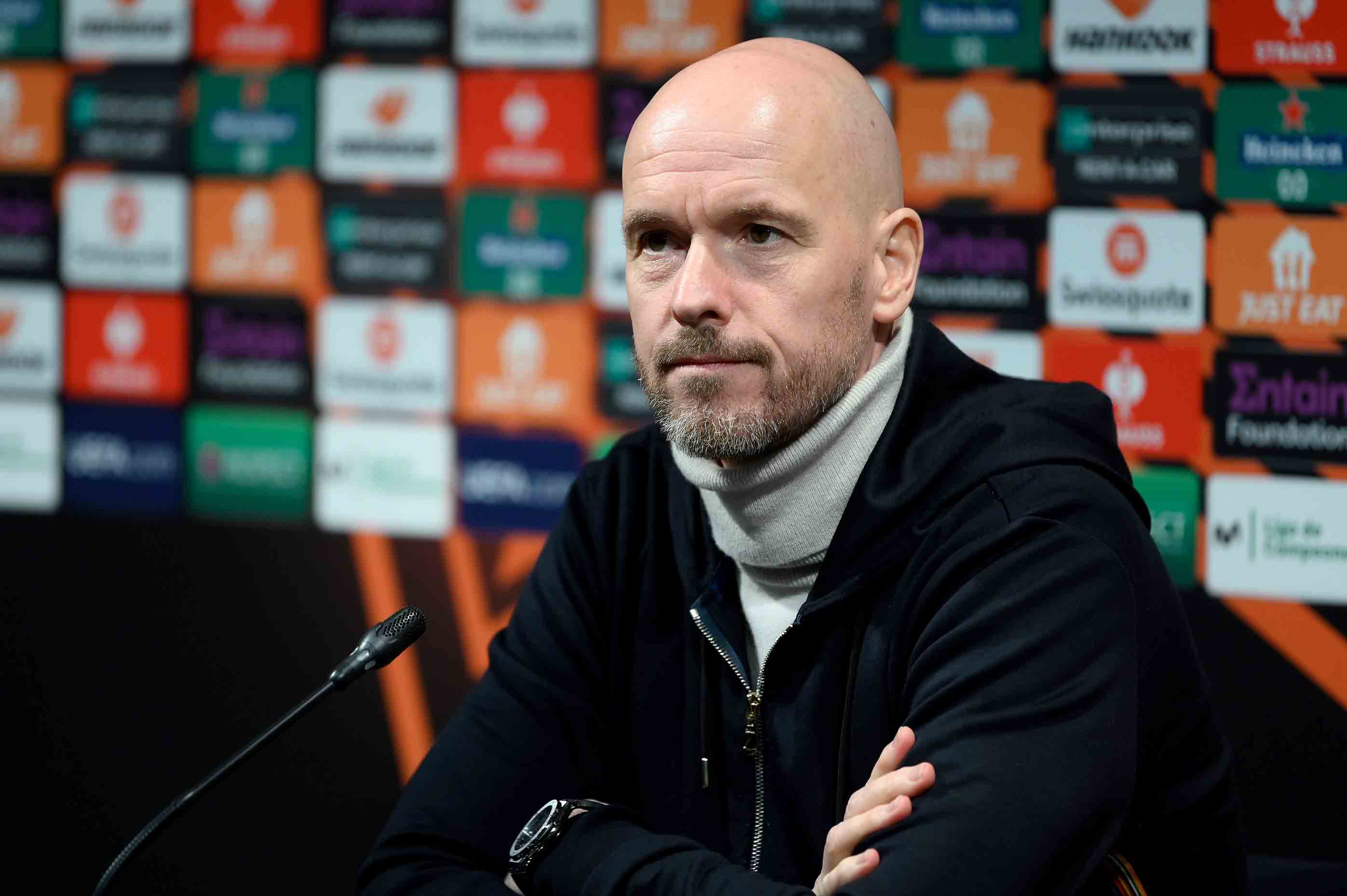 Ten Hag nguy cơ bị cắt giảm lương nếu MU không thể giành quyền dự C1 - Ảnh 1