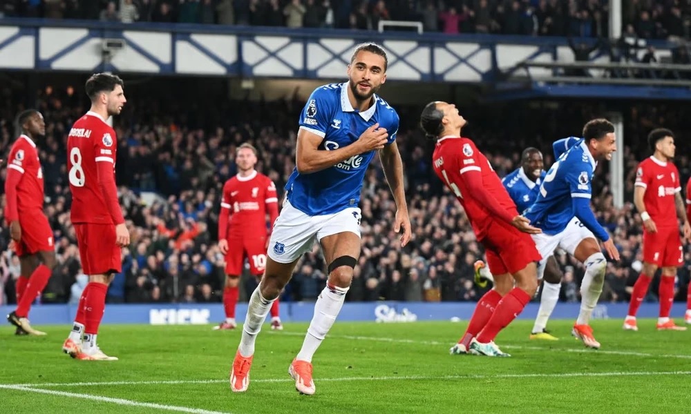 Kết quả bóng đá hôm nay 25/4: Thua Everton, Liverpool tan mộng vô địch - Ảnh 1