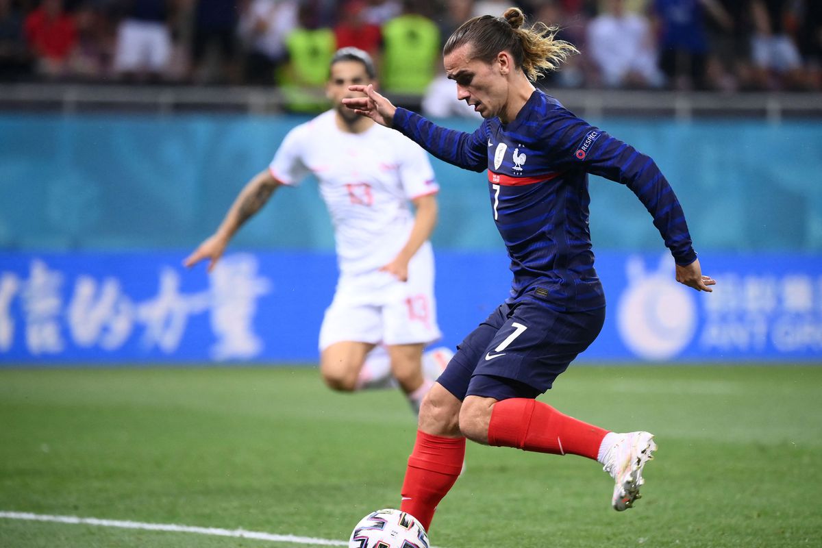 Top 10 tiền đạo xuất sắc nhất lịch sử EURO: Ronaldo và phần còn lại - Ảnh 1