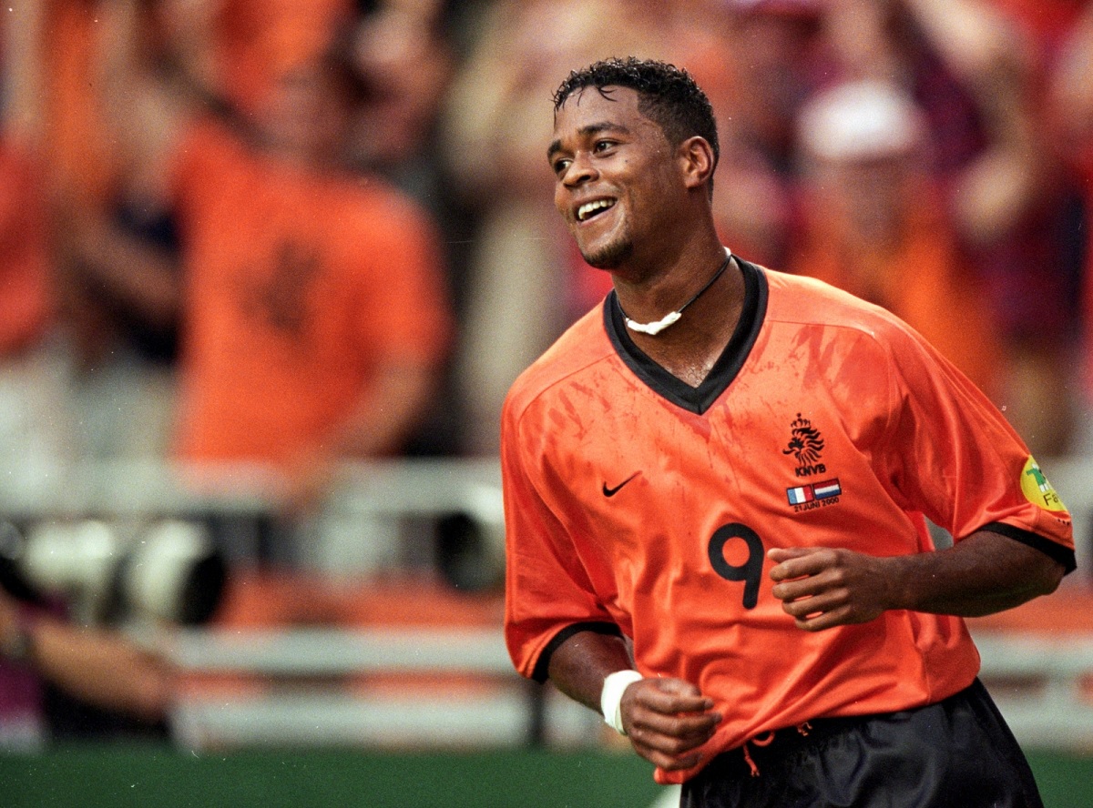 Top 10 tiền đạo xuất sắc nhất lịch sử EURO: Ronaldo và phần còn lại - Ảnh 4