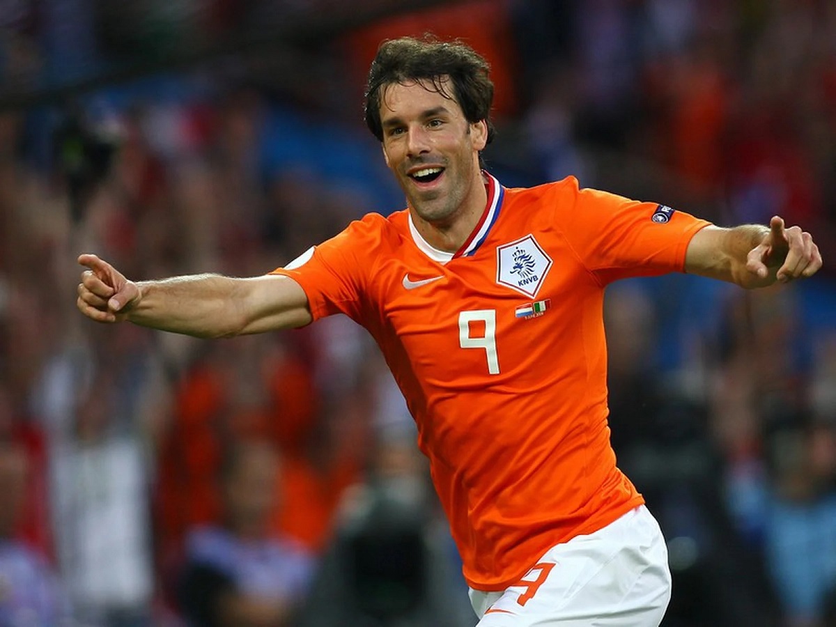 Top 10 tiền đạo xuất sắc nhất lịch sử EURO: Ronaldo và phần còn lại - Ảnh 10