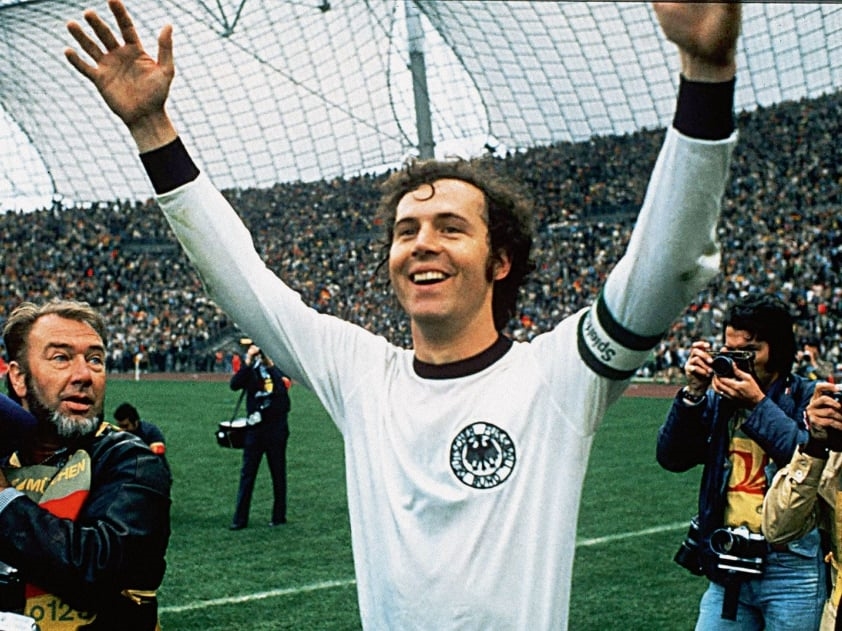 Đội hình vĩ đại nhất lịch sử Euro: Tam tấu Henry, Ronaldo, Van Basten - Ảnh 4