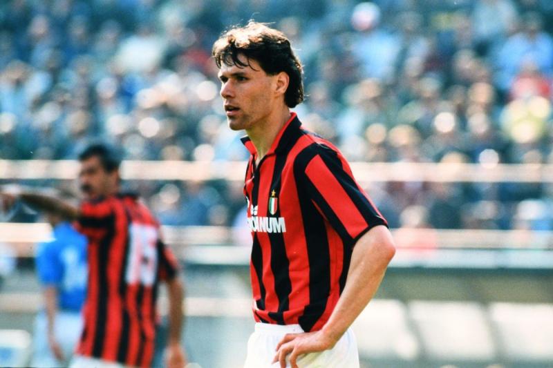 Đội hình vĩ đại nhất lịch sử Euro: Tam tấu Henry, Ronaldo, Van Basten - Ảnh 8