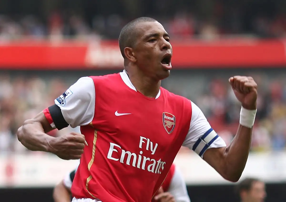 Đội hình xuất sắc nhất của Arsene Wenger: Siêu sao mùa bất bại lên ngôi - Ảnh 4