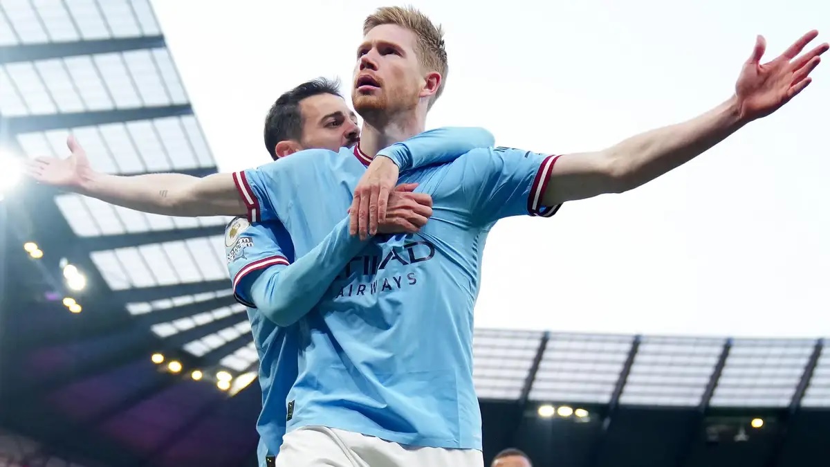Đội hình xuất sắc nhất của Pep Guardiola: De Bruyne kiến tạo, Messi ghi bàn - Ảnh 5