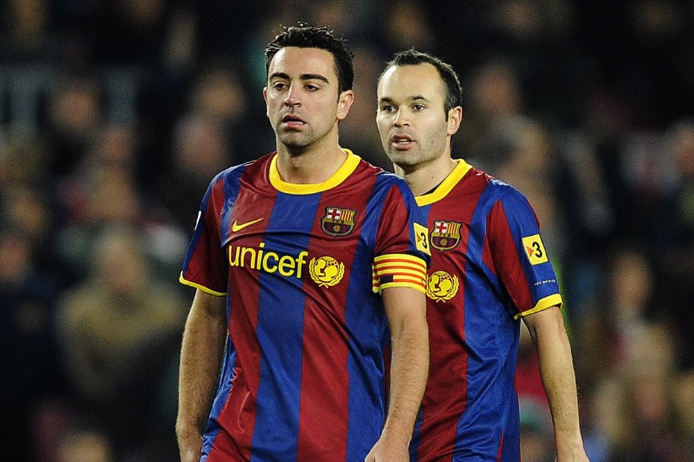 Top 10 cầu thủ xuất sắc nhất qua các kỳ Euro: Xavi, Zidane, Schmeichel,... - Ảnh 3