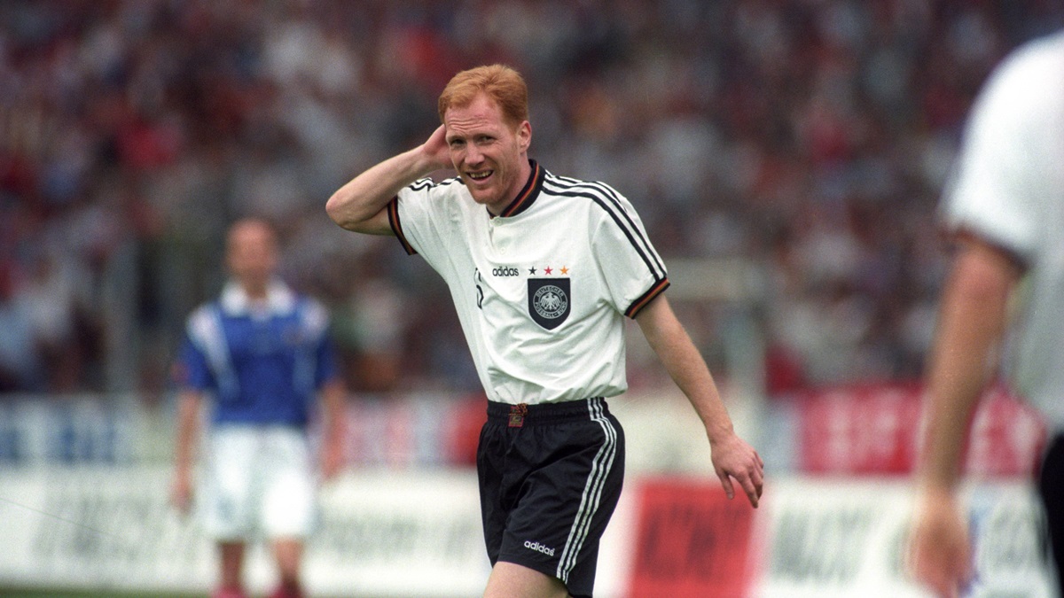 Top 10 cầu thủ xuất sắc nhất qua các kỳ Euro: Xavi, Zidane, Schmeichel,... - Ảnh 6