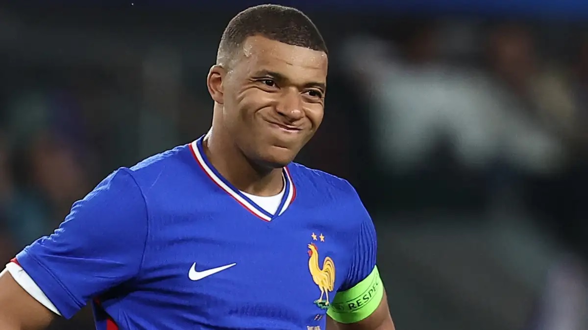 Mbappe dính chấn thương trước thềm EURO 2024 - Ảnh 1