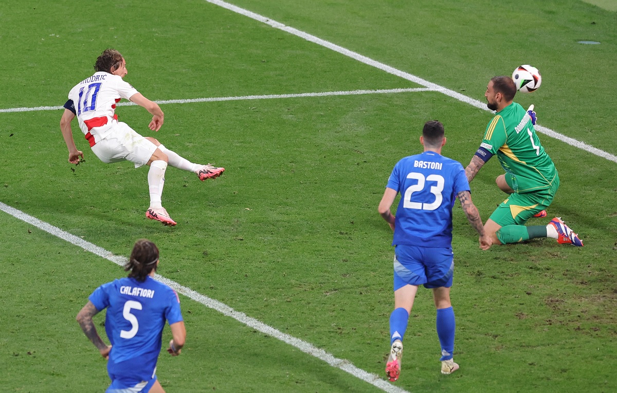 Modric lập kỷ lục EURO dù sắp bị loại - Ảnh 1