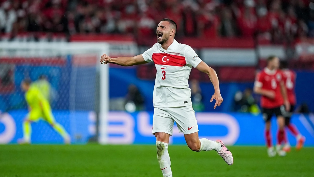 Merih Demiral bị treo giò trận gặp Hà Lan - Ảnh 1