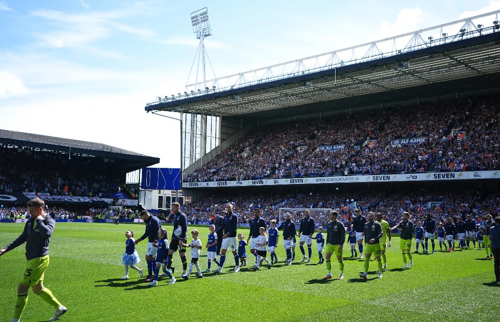 Hiệu ứng Amorim khiến trận Ipswich vs MU ‘sốt’ từng giờ - Ảnh 1