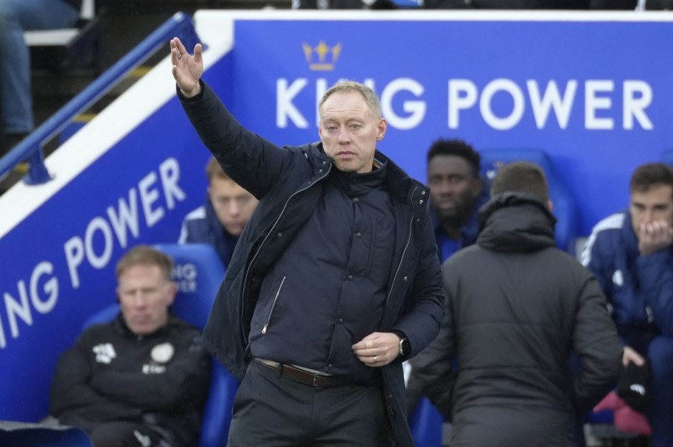 Leicester City có biến, Van Nistelrooy có thể cập bến King Power - Ảnh 2