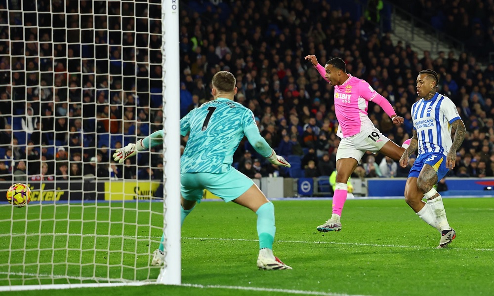 Kết quả bóng đá hôm nay 30/11: Brighton leo lên ngôi nhì bảng - Ảnh 1