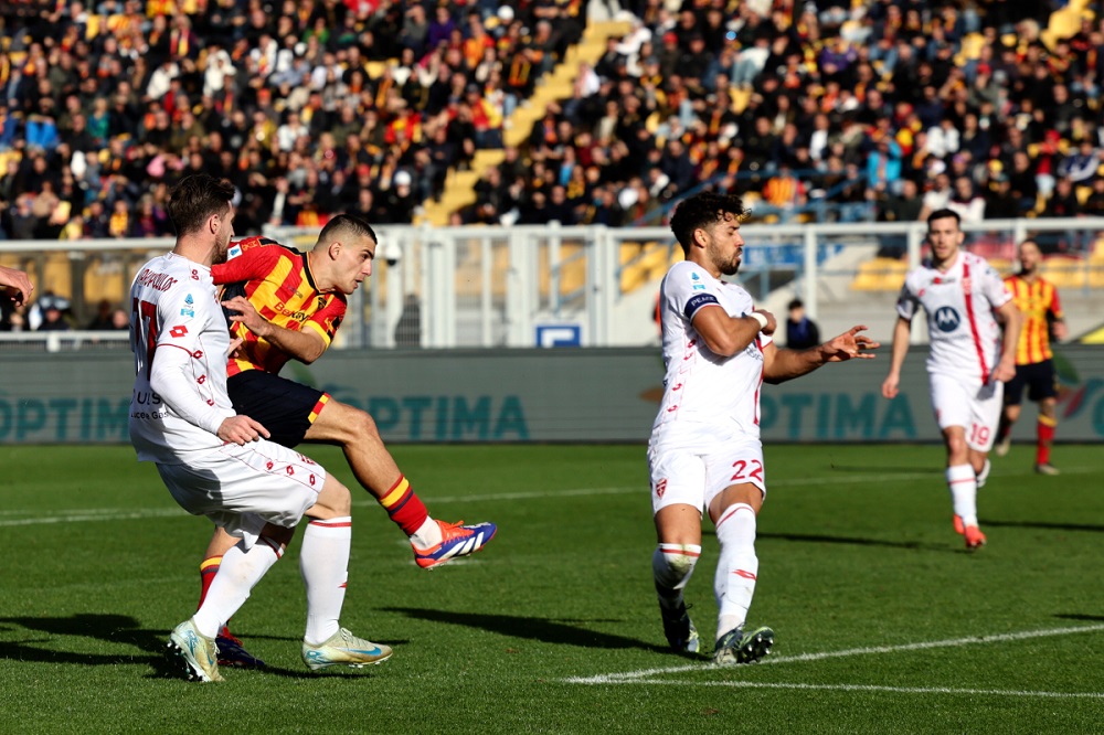 Kết quả bóng đá hôm nay tối 15/12: Lecce đánh bại Monza - Ảnh 1