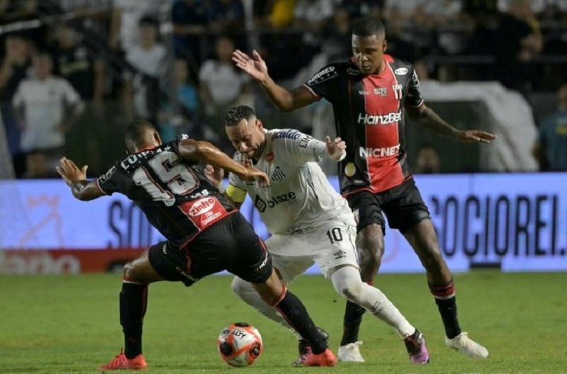 Trở về Santos, Neymar lập tức đáp trả chỉ trích của HLV Al Hilal - Ảnh 1