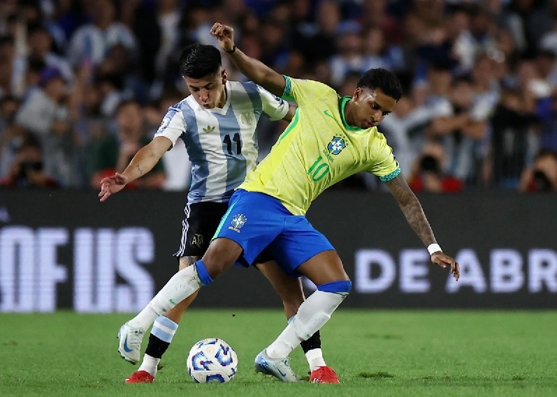 Argentina gieo ác mộng cho Brazil dù đã có vé tham dự World Cup - Ảnh 1