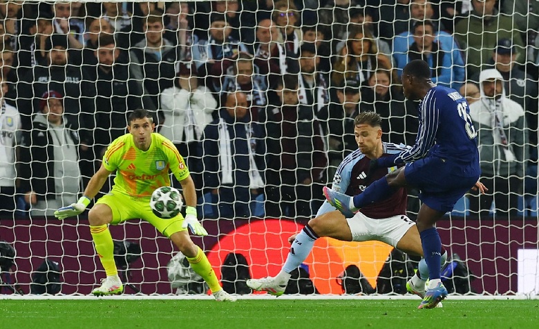 Barcelona và PSG giành vé vào bán kết cúp C1 - Ảnh 1