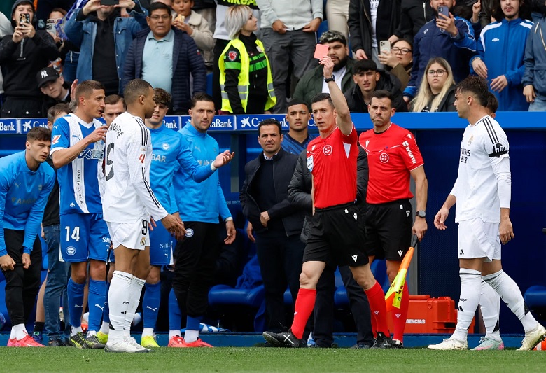 RFEF nương tay, Mbappe kịp đối đầu Barcelona ở cúp Nhà vua - Ảnh 1