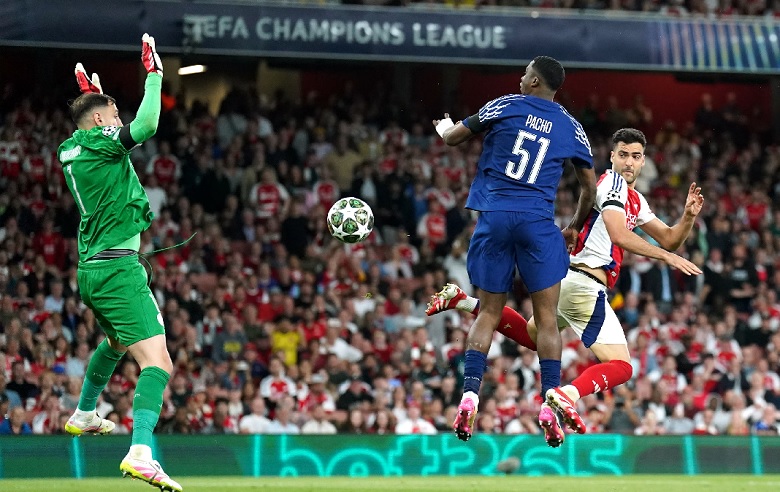 Lịch sử không ủng hộ, Arsenal khó lật ngược thế cờ trước PSG - Ảnh 1