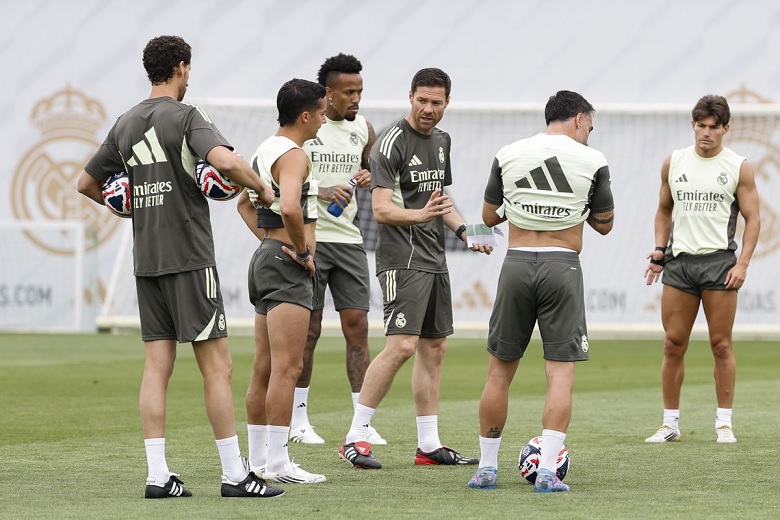 Real Madrid công bố danh sách 34 cầu thủ tham dự FIFA Club World Cup 2025 - Ảnh 1
