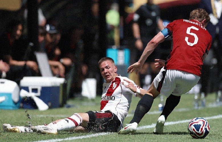 Vì sao thủ quân Urawa Reds từ chối nghi thức bắt tay các cầu thủ River Plate? - Ảnh 3