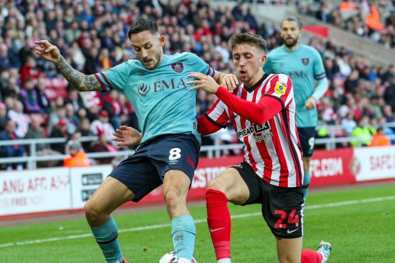 Nhận định, Soi kèo Burnley vs Sunderland 21h00 ngày 23/08: Bất phân thắng bại - Ảnh 1