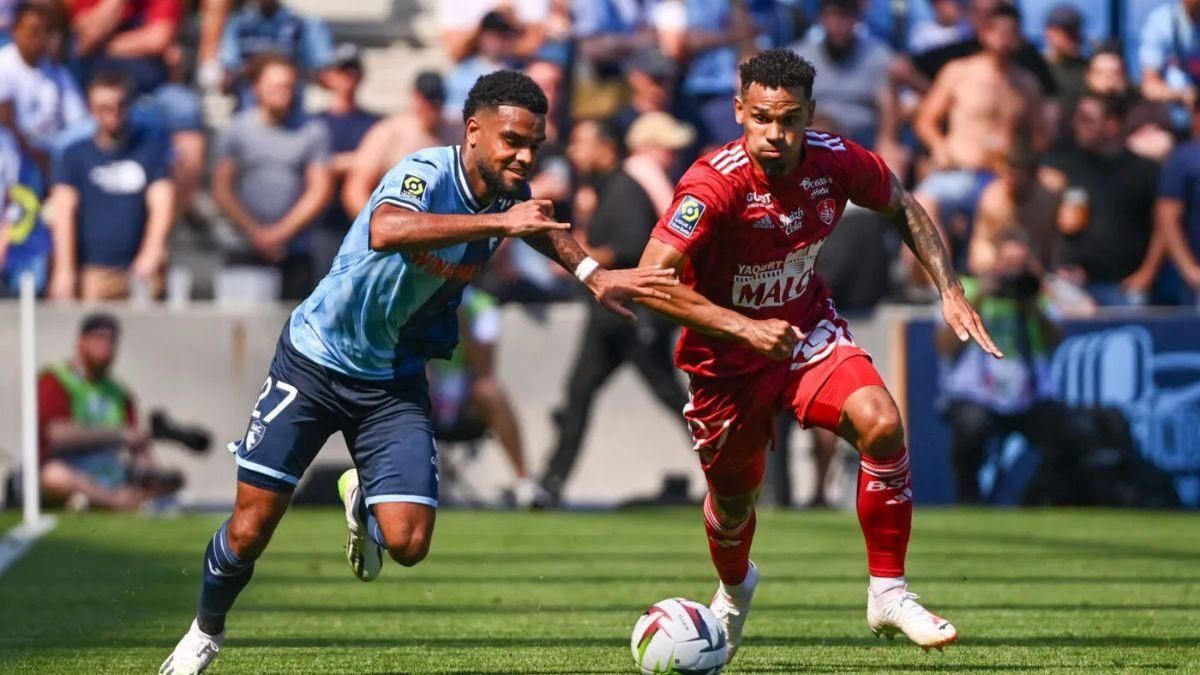 Soi kèo phạt góc Lens vs Brest, 1h45 ngày 30/08 - Ảnh 8