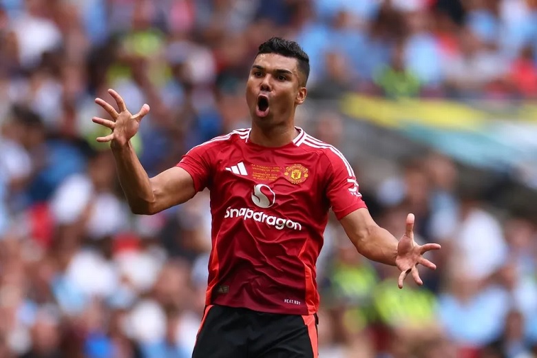 Casemiro từ chối Al Nassr, tiếp tục gắn bó với MU - Ảnh 1