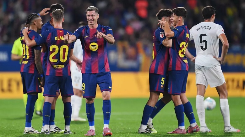 Barcelona trình diễn sức mạnh tuyệt đối, thắng Valencia 6-0 - Ảnh 1