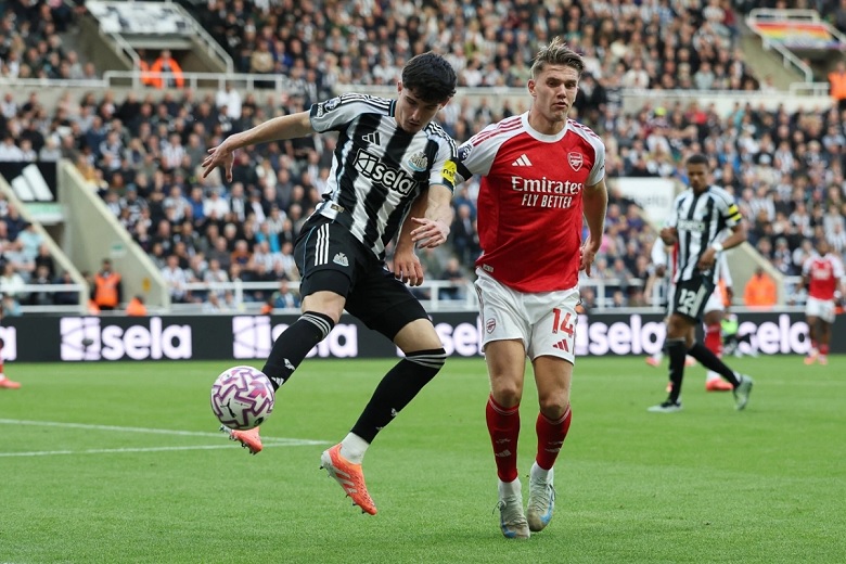Arsenal ngược dòng đánh bại Newcastle - Ảnh 1