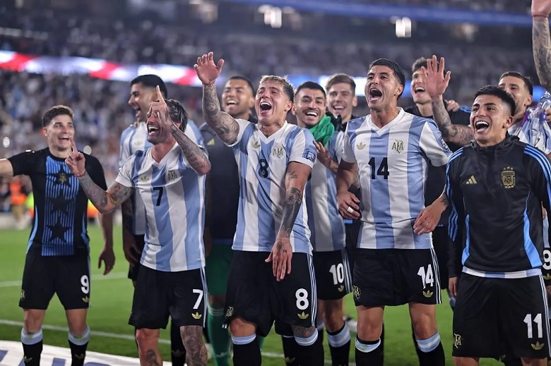 ĐT Argentina phải đổi địa điểm đá giao hữu vì tình trạng bất ổn ở Chicago - Ảnh 1