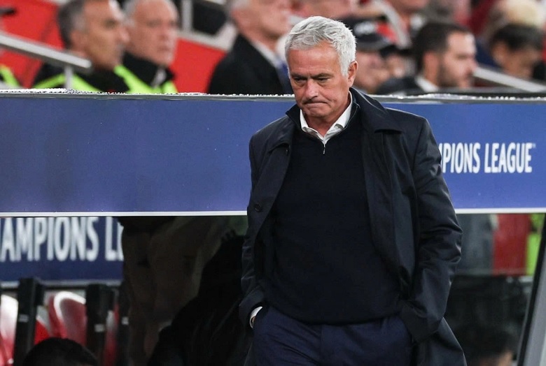Vì sao HLV Mourinho có thể bị sa thải sớm? - Ảnh 1